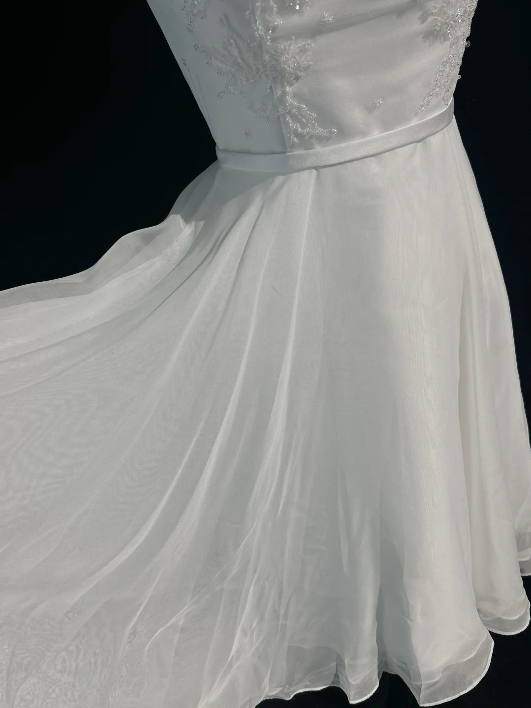 Vintage Bridal Dress A line Scoop Neck Chiffon Beads White Short Second Wedding Dress Retro Wedding Dresses Modest Wedding Gowns DH2685