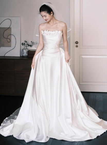 Stunning Strapless Long Ball Gowns Satin Floor-length Wedding Dress Simple Bridal Gown DH2687
