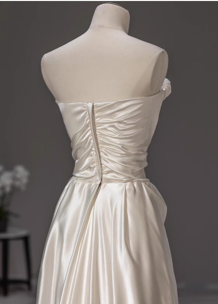 Elegant Satin Mermaid Wedding Dress Sleeveless Simple Bridal Gown DH2689