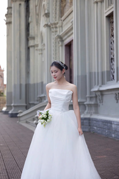 Simple Strapless Tulle Floor Length Wedding Dress Chic Sleeveless Bridal Gown DH2690