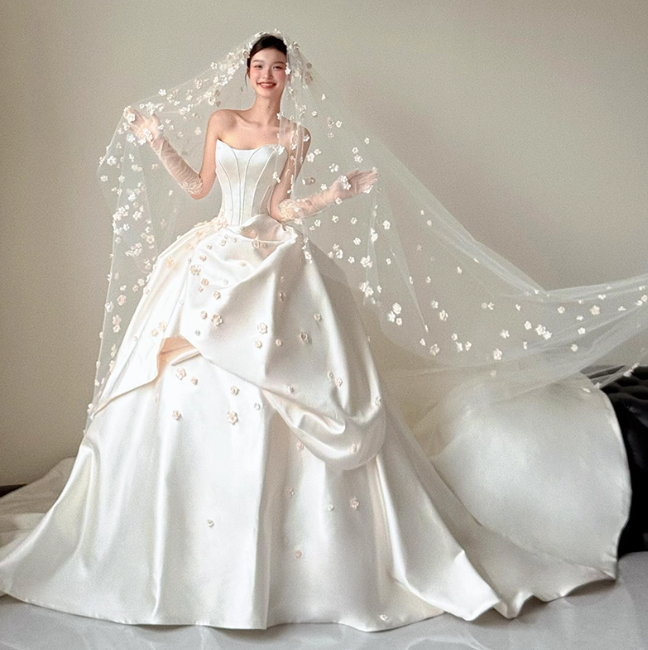 Modest White Strapless Long Ball Gown Elegant Wedding Dress Simple Quinceanera Dress DH2712