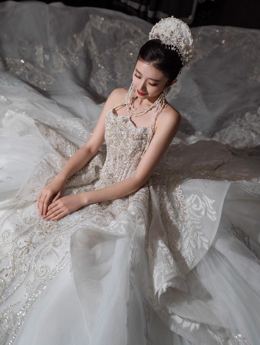 Sparkly Beaded Wedding Dresses Tulle Strapless Ball Gown Elegant White Bridal Dress Stunning Bridal Gowns DH2726