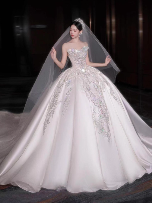 Modest White Sweetheart Neck Wedding Dresses Tulle Beaded Applique Ball Gown Elegant Bridal Dress Elegant Bridal Gowns DH2729