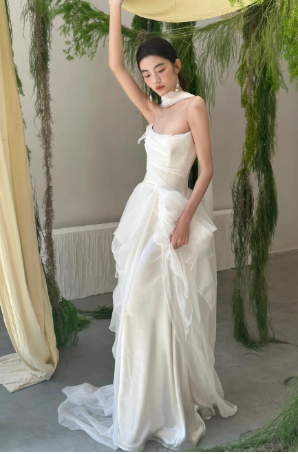 Timeless Strapless Sheath Satin Wedding Dress Elegant White Bridal Dress DP2969