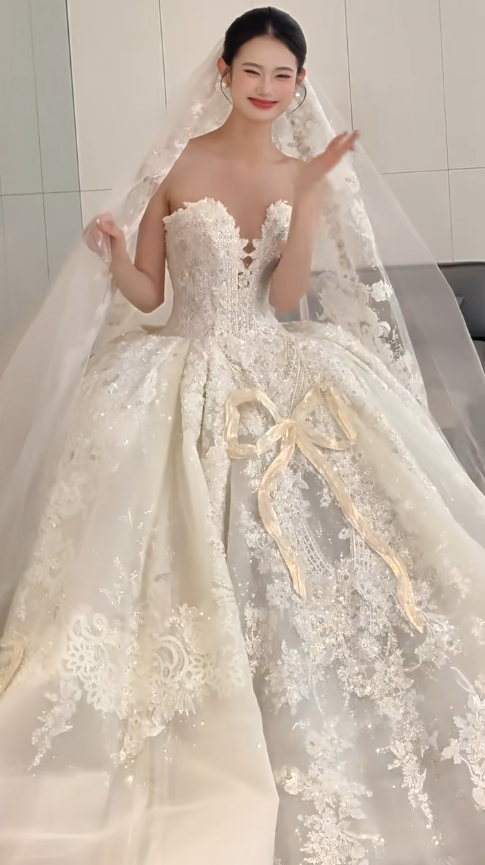 Timeless Sweetheart Ball Gown Tulle Beaded Wedding Dress Elegant Applique White Bridal Dress DP2970