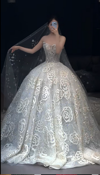 Timeless Sweetheart Neck Ball Gown Tulle Applique Wedding Dress, White Bridal Gowns DP03047