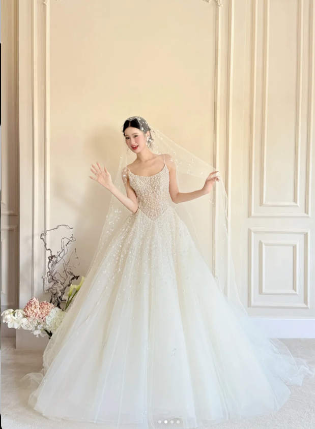 Timeless Spaghetti Strap Ball Gown Tulle Wedding Dress, White Bridal Gowns DP03049