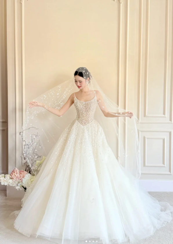 Timeless Spaghetti Strap Ball Gown Tulle Wedding Dress, White Bridal Gowns DP03049