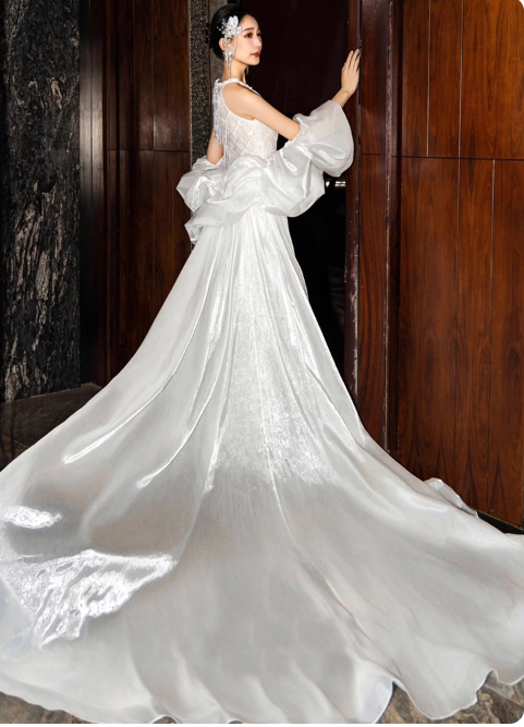 Modest White Bridal Dress Ball Gown Round Neck Tulle Beads Long Wedding Dress Elegant Tassel Sequins Bridal Gowns DP2812