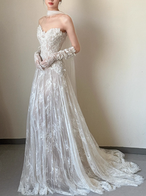 Modest A-Line Sweetheart Neck Bridal Dress White Long Wedding Dress Elegant Lace Applique Bridal Gowns DP2815