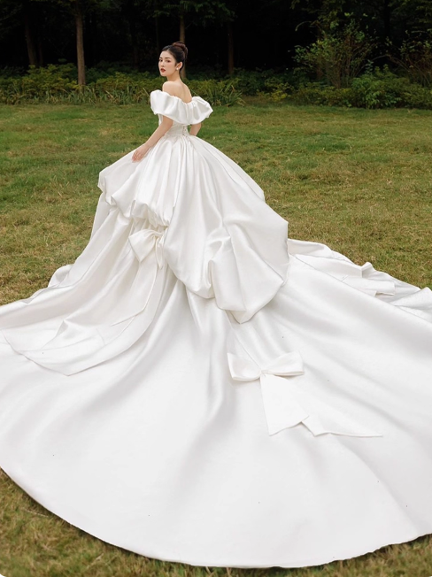 Modest Ball Gown Off-the-shoulder Bridal Dress White Satin Long Wedding Dress Elegant Bridal Gowns DP2818