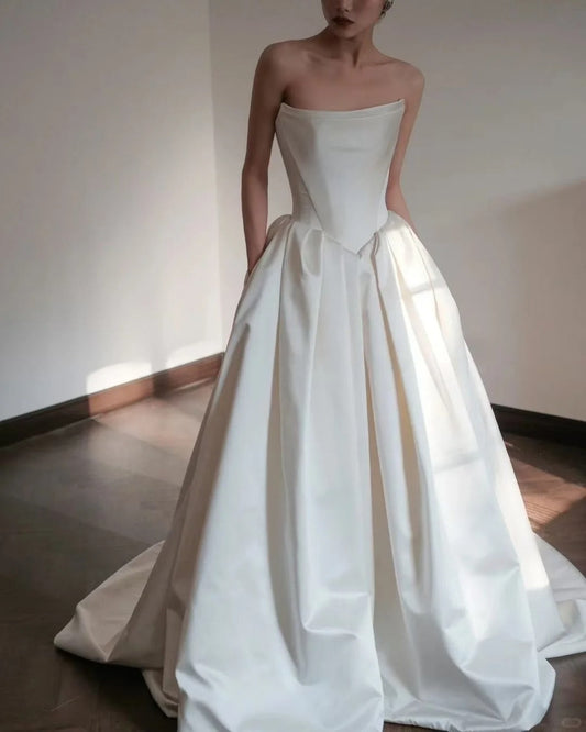 Elegant Ivory Strapless Ball Gown Satin Wedding Dress Simple Bridal Gown DP2824