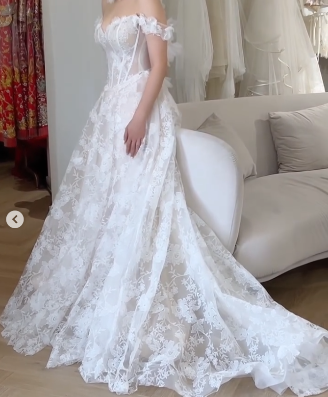 Modest Off-the-shoulder Bridal Gown Glam Applique Tulle Beaded Wedding Dress DP2858