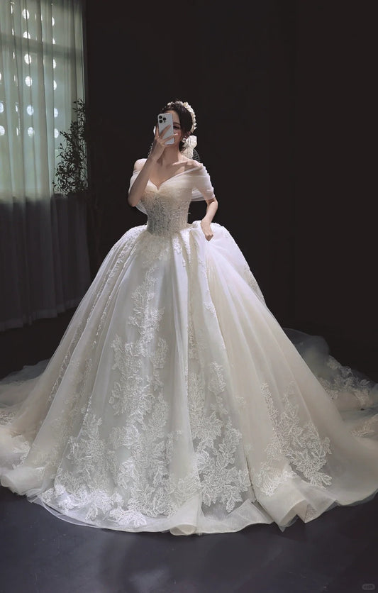 Elegant Off-the-Shoulder White Wedding Dress Applique Ball Gown Tulle Modest Bridal Gowns DP2866