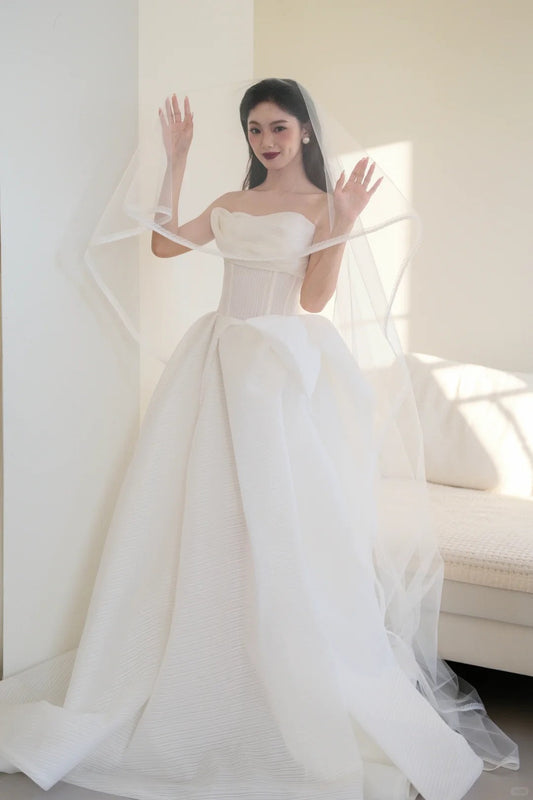 Timeless White Ball Gown Strapless Wedding Dress Tulle  Elegant Bridal Gown DP2888