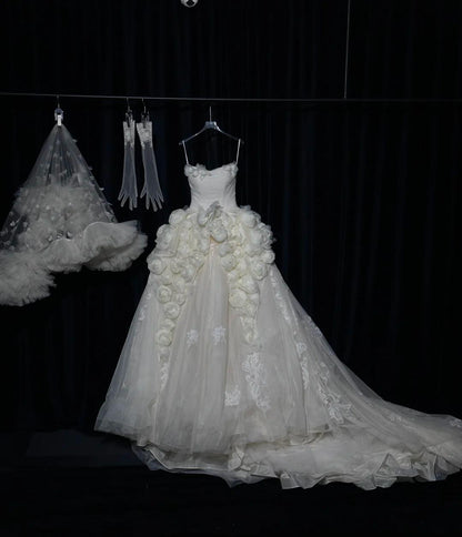 Elegant Strapless Ball Gown Tulle Lace Wedding Dress Timeless Applique Bridal Gown DP2915