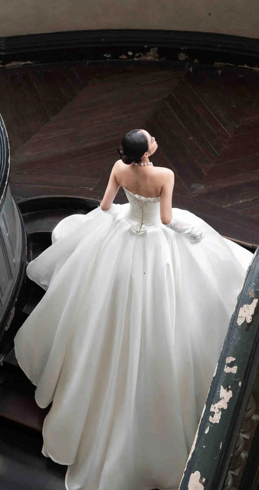 Modest Strapless Luxury Wedding Dresses White Ball Gown Satin Applique Train Bridal Gowns DP2985