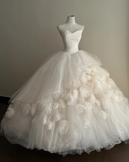 Timeless Strapless Ball Gown Tulle Flower Wedding Dresses, Ivory Bridal Gowns DP3182
