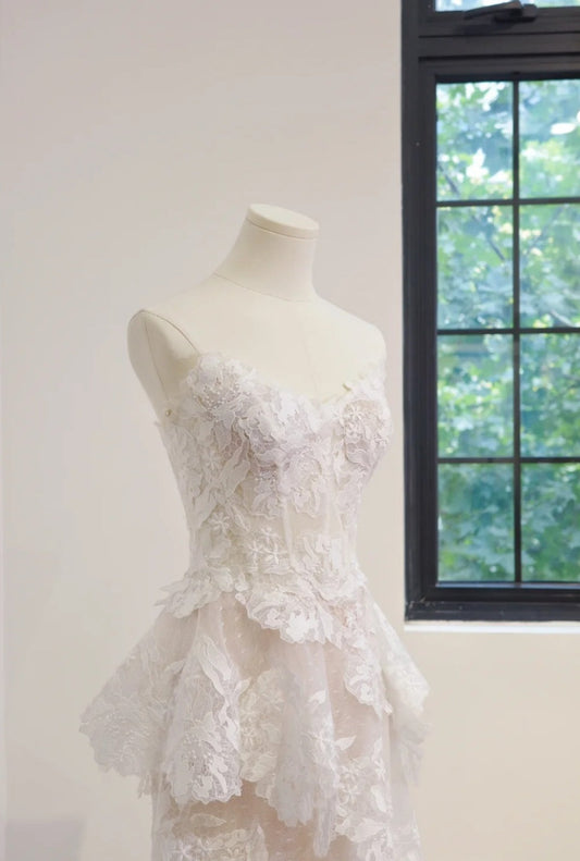 Modest Sweetheart Neck Sheath Wedding Dresses Lace Applique Ivory Bridal Gowns DP3225