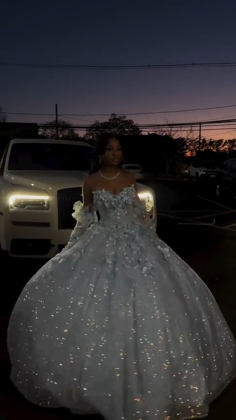 Gorgeous Sweetheart Neck Ball Gowns Blue Tulle Sequins Long Quinceanera Dress Formal Gowns Vestido De 15 Anos Sweet 16 Dress DP3240