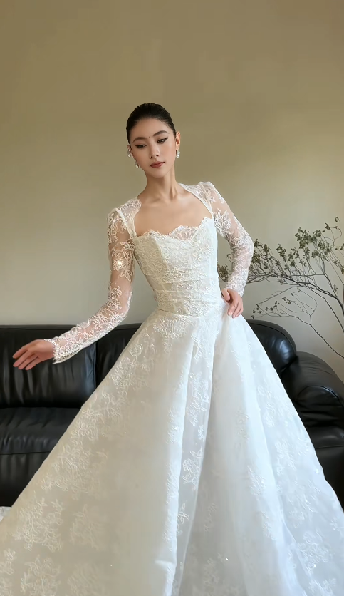 Beautiful Wedding Dresses with Appliques White Lace Bridal Gowns Long Sleeve Bridal Dresses