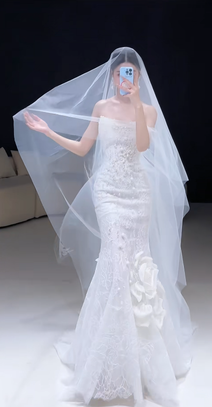 Timeless Strapless Mermaid Long Wedding Dresses Lace Applique White Bridal Gowns DP3302