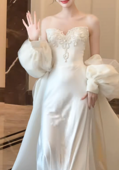 Elegant Sweetheart Neck Sheath Trail Wedding Dresses Sleeveless Satin White Bridal Gowns DP3346