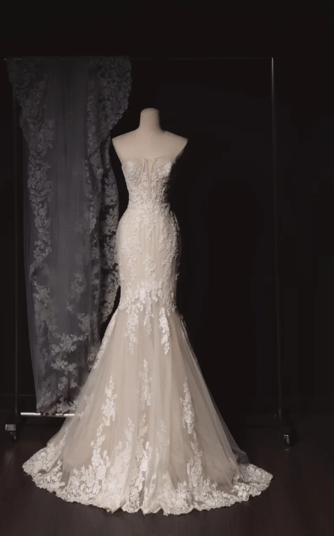 Timeless Strapless Mermaid Wedding Dresses Tulle Applique White Bridal Gowns DP3350