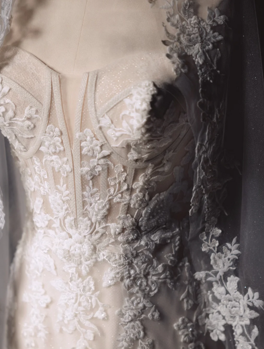 Timeless Strapless Mermaid Wedding Dresses Tulle Applique White Bridal Gowns DP3350