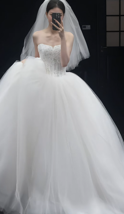 Timeless Strapless Ball Gown Tulle Wedding Dresses Applique White Bridal Gowns Sleeveless Bridal Dresses DP3355