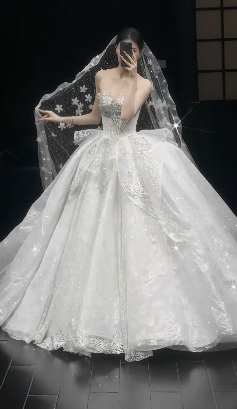 Glitter Strapless Ball Gown Tulle Wedding Dresses Beaded White Bridal Gowns Sleeveless Bridal Dresses DP3357