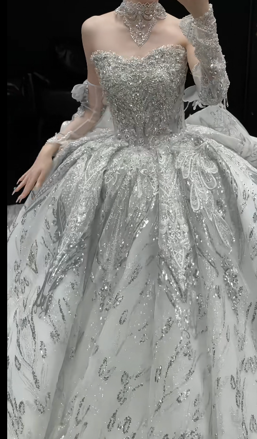 Sparkly Strapless Ball Gown Tulle Wedding Dresses Scented White Bridal Gowns Sleeveless Bridal Dresses DP3360