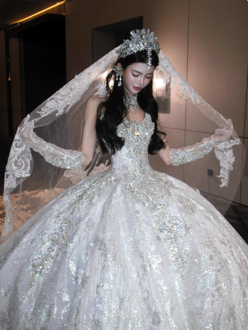 Luxury Sweetheart Neck Ball Gown Beaded Long Wedding Dresses Tulle White Bridal Dresses Sleeveless Bridal Gowns DP3697