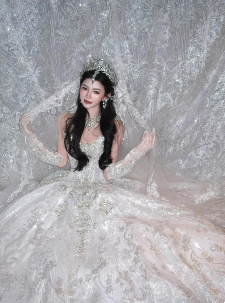 Luxury Sweetheart Neck Ball Gown Beaded Long Wedding Dresses Tulle White Bridal Dresses Sleeveless Bridal Gowns DP3697