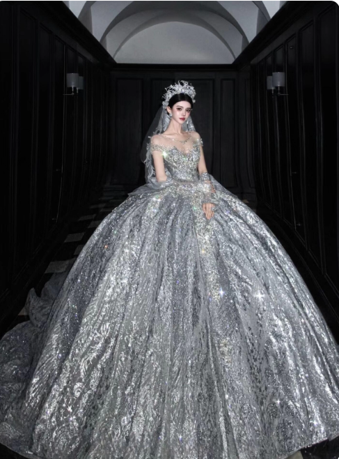 Luxury Off-the-shoulder Ball Gown Beaded Long Wedding Dresses Tulle Silver Bridal Dresses Sleeveless Bridal Gowns DP3698