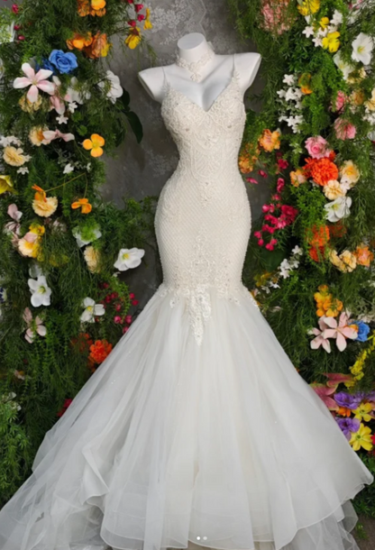 Vintage V-neck Mermaid Long Wedding Dresses Lace Applique White Bridal Dresses Sleeveless Bridal Gowns DP3700