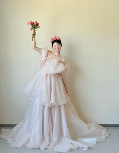 Gorgeous Off-the-shoulder Sheath Long Wedding Dresses Tulle Bridal Dresses Light Pink Short-sleeved Bridal Gowns DP3705