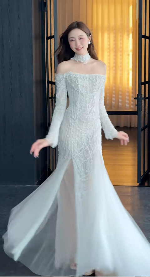 Timeless Off-the-shoulder Sheath Long Wedding Dresses Tulle White Bridal Gowns Long Sleeve Bridal Dresses DP3733