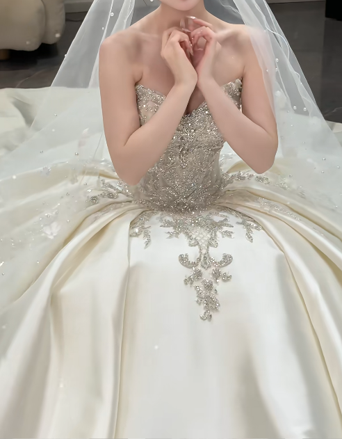 Gorgeous Sweetheart Neck Ball Gown Satin Long Wedding Dresses Beaded Ivory Bridal Gowns Sleeveless Bridal Dresses DP3744