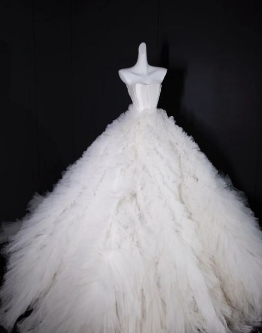 Elegant Strapless Ball Gown Long Wedding Dresses Tulle White Bridal Gowns Sleeveless Bridal Dresses DP3761