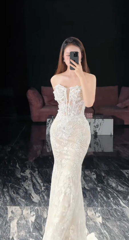 Elegant Strapless Mermaid Long Wedding Dresses Tulle Applique White Bridal Gowns Sleeveless Bridal Dresses DP3763