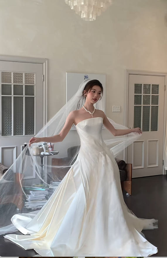 Modest Strapless A-line Long Wedding Dresses Sleeveless Satin Bridal Dresses White Bridal Gowns DP3842