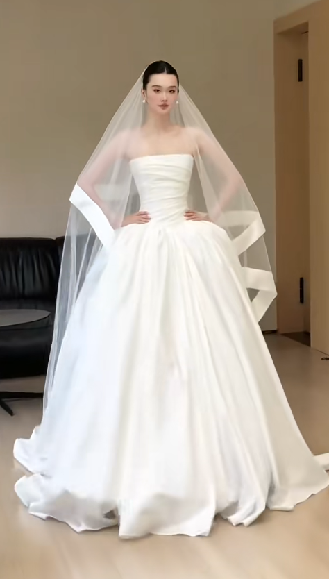Modest Strapless Ball Gown Long Wedding Dresses Sleeveless Satin Bridal Dresses White Bridal Gowns DP3844