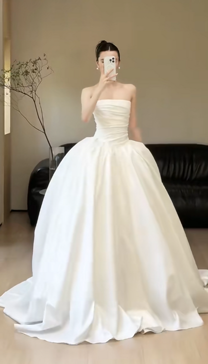 Modest Strapless Ball Gown Long Wedding Dresses Sleeveless Satin Bridal Dresses White Bridal Gowns DP3844