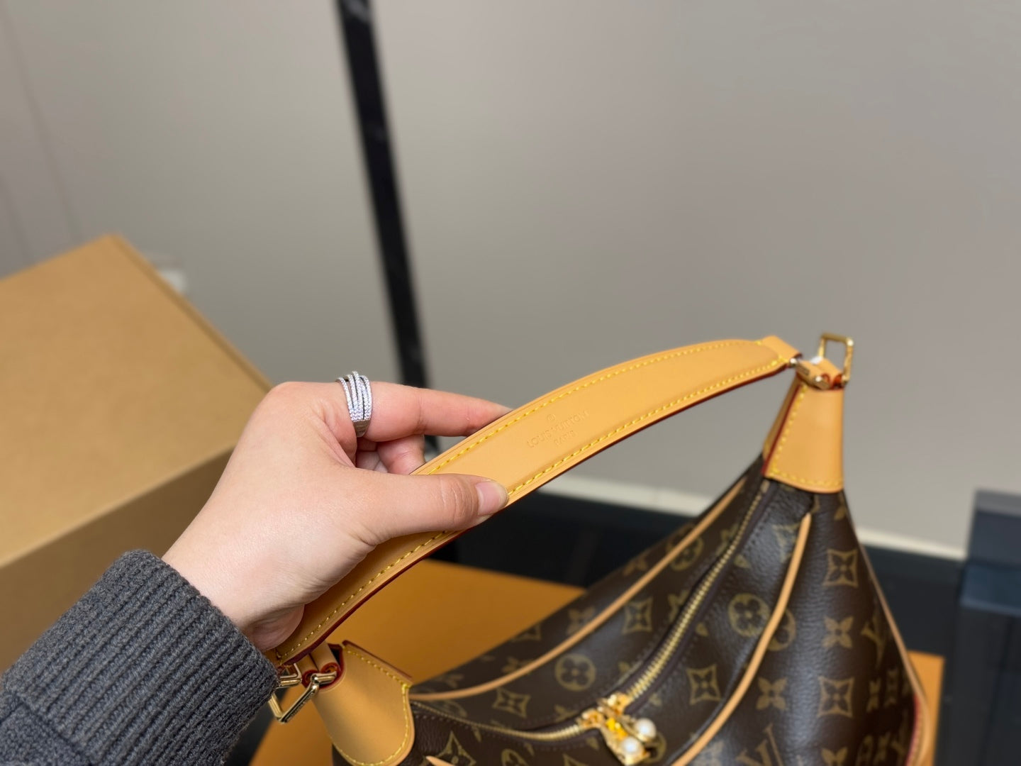 Louis Vuitton LV Vintage Classic Shoulder Bag 34x16cm