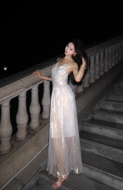 Champagne V-neck A-Line Pleated Long Evening Gowns Elegant Birthday Prom Dresses ED03543