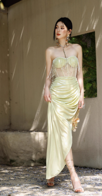 Elegant Sweetheart Sheath Satin Birthday Dresses Slits Starfruit Yellow Evening Gowns ED03547