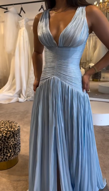 Modest Blue V-neck Evening Gowns Chiffon Elegant Ball Gown Wedding Guest Dress Graduation Prom Dress ED03628