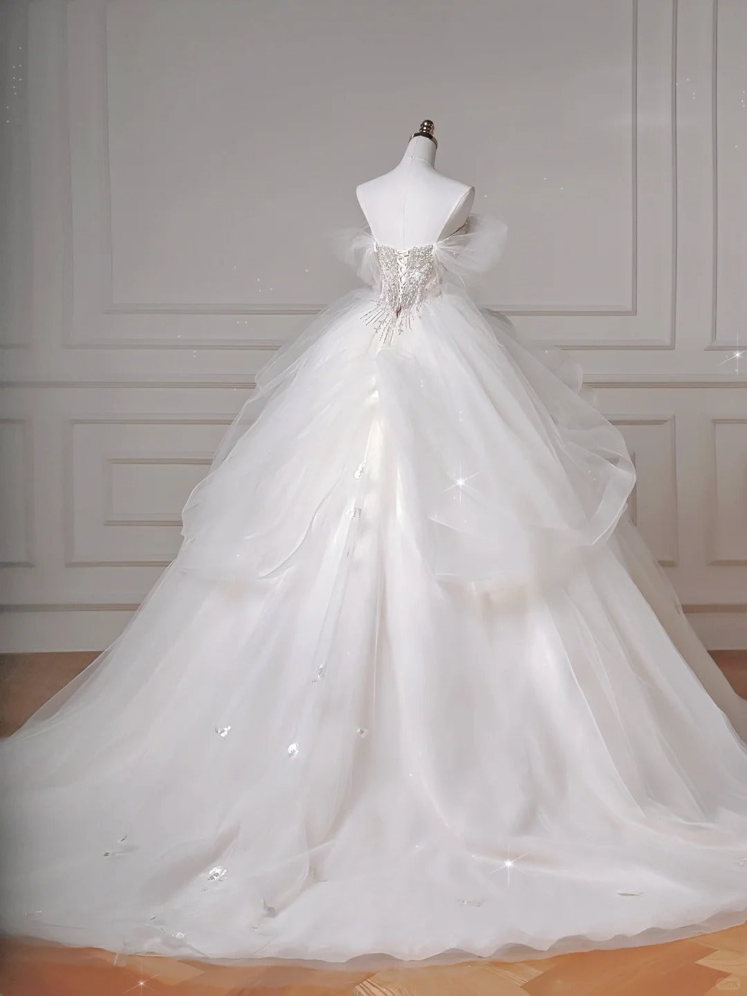 Elegant White Sweetheart Neck Wedding Dress Long Ball Gowns Tulle Beaded Quinceanera Dress Bridal Gown ED03631