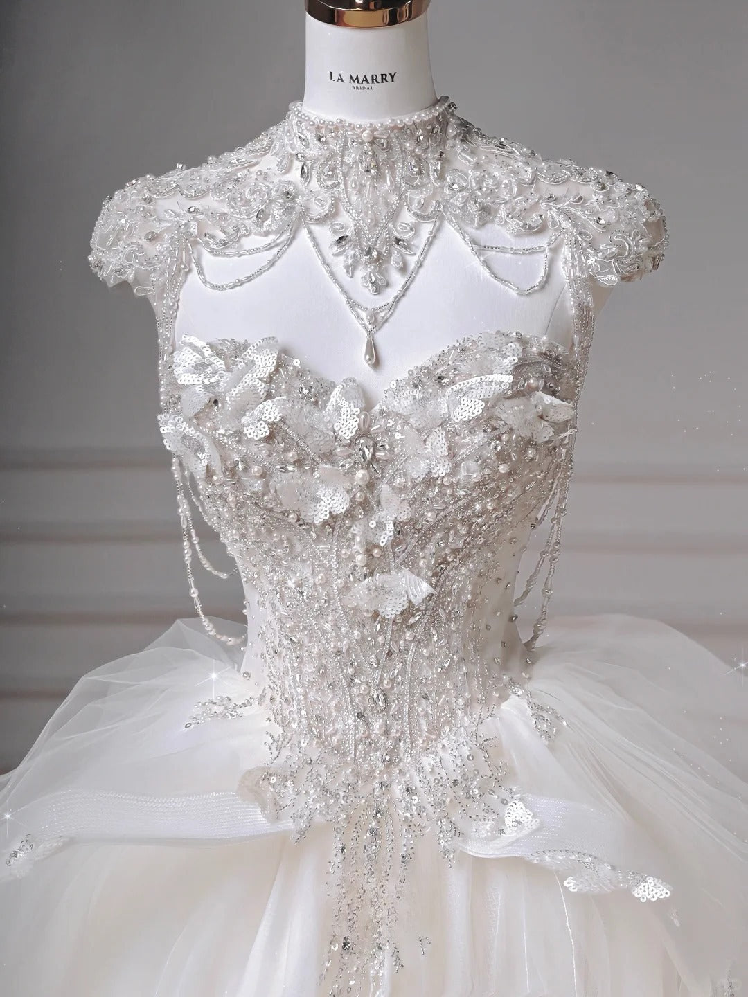 Elegant White Sweetheart Neck Wedding Dress Long Ball Gowns Tulle Beaded Quinceanera Dress Bridal Gown ED03631